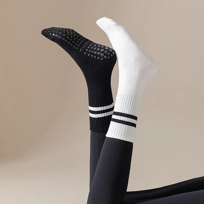 Pilates & Yoga Socks with Non-Slip Grips